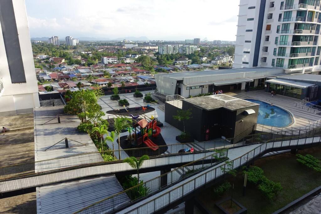 8Pax Cozy Home Stay Jazz Suites 1 Vivacity Kuching Sarawak 3Br Exteriör bild
